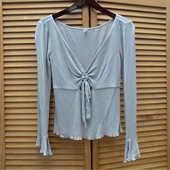 Free People V Neck Long Sleeve Size Medium - Picture 1 of 5
